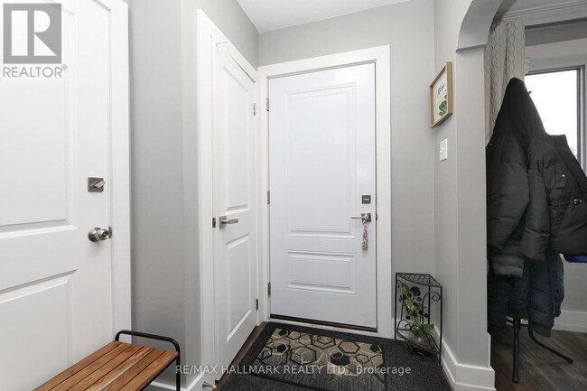 Photo - 1535 Pharmacy Ave