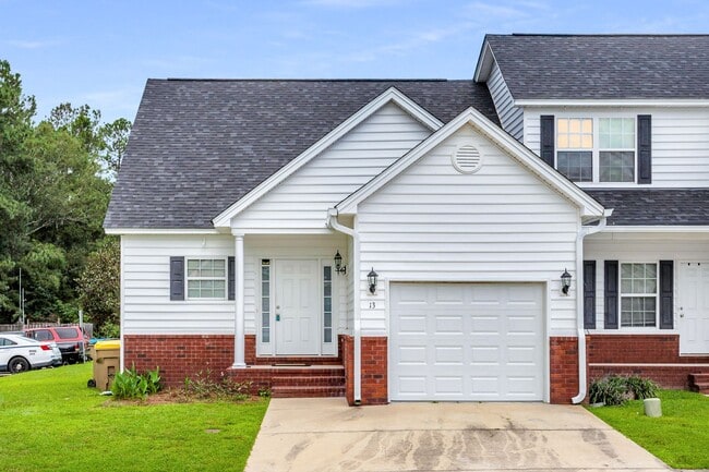 Building Photo - 13 Cypress Ln