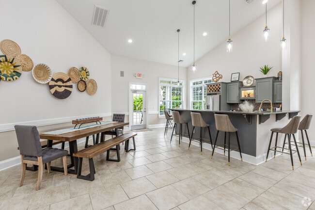 Leasing Center