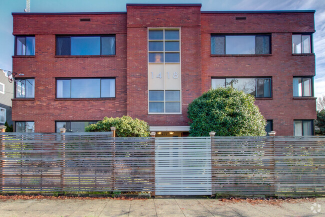 Building Photo - 1418 on Queen Anne Rental