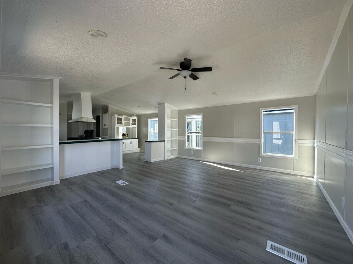 Photo - 1100 Rd 5894