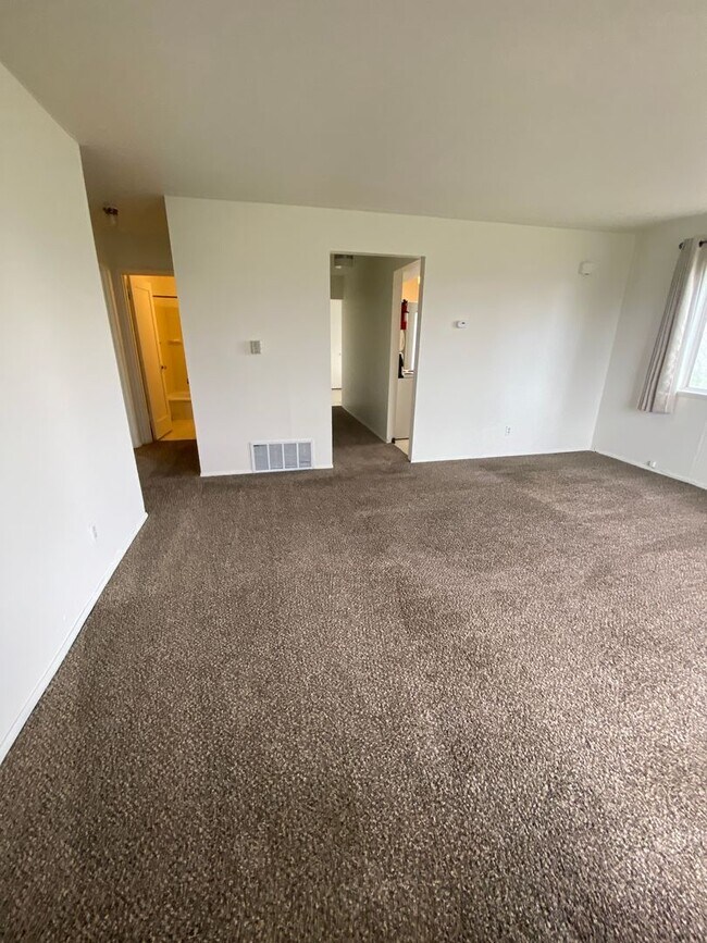 Photo - 1208-1210 Vandenberg Ave Unidad 1210 Vandenberg