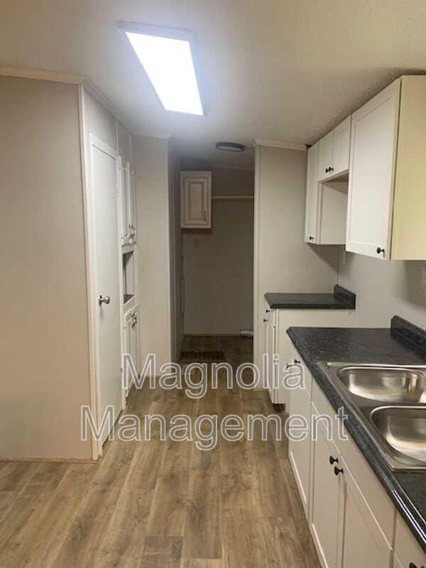 Photo - 472 Hawks Rd