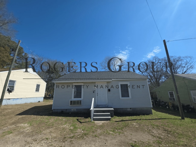 Building Photo - 758 David St