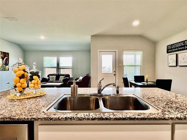 Photo - 636 Mount Vis Ln