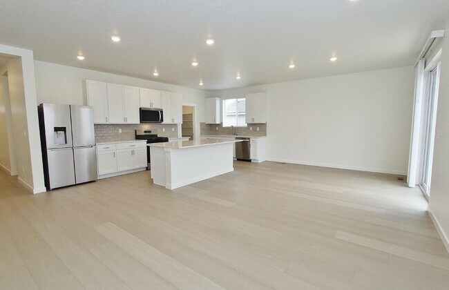 Photo - 11138 Overhang St