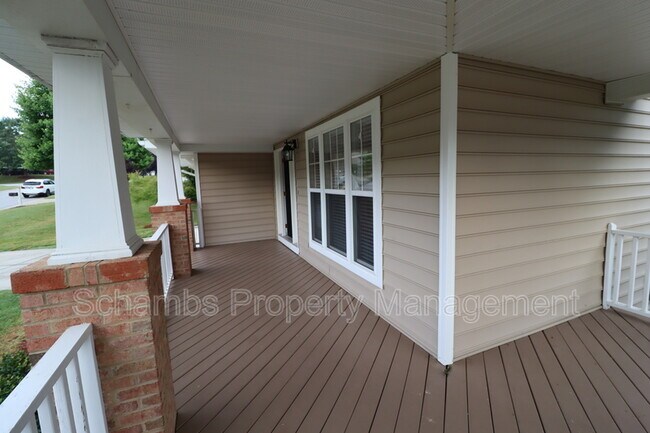 208 Chieftain Dr