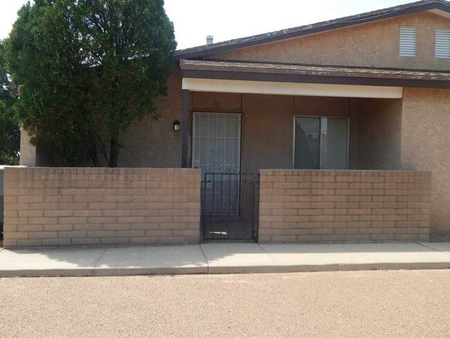 Building Photo - 1917 Karen Sue Pl Unit 1