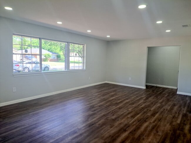 Photo - 5 bedroom / 2 bath