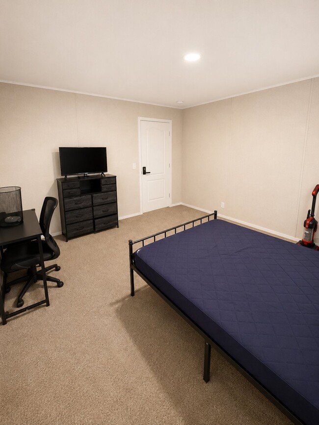 325 Robin Ln