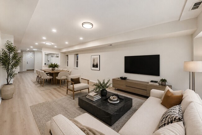 Photo - 3115 N Oakley Ave