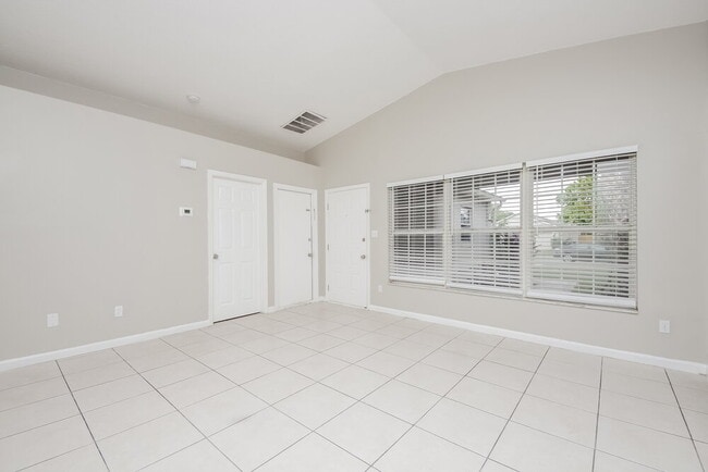 Photo - 2872 Woodruff Dr