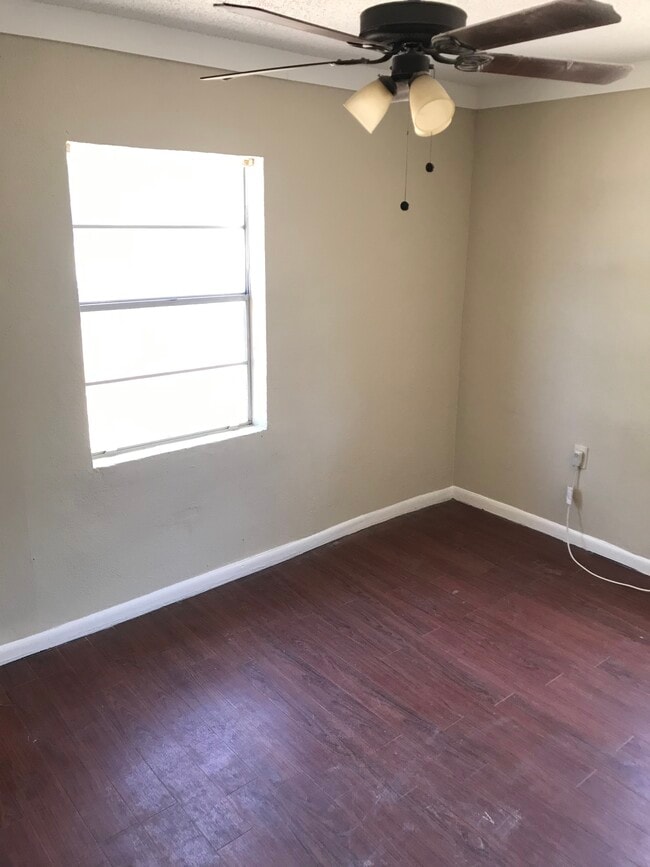 Photo - 448 S Redford Ln