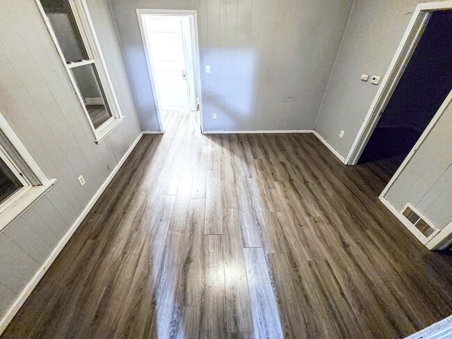Photo - 636 W 17th St Unidad #2