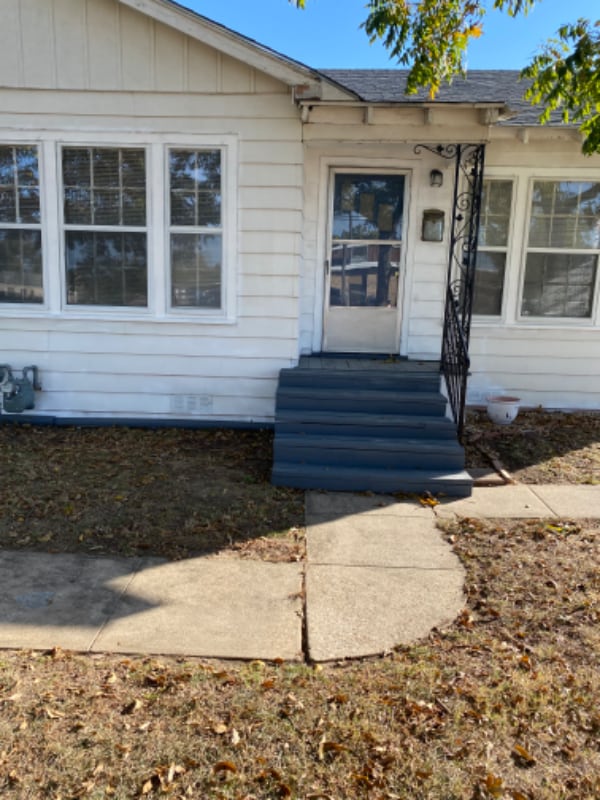 Photo - 1004 Main St