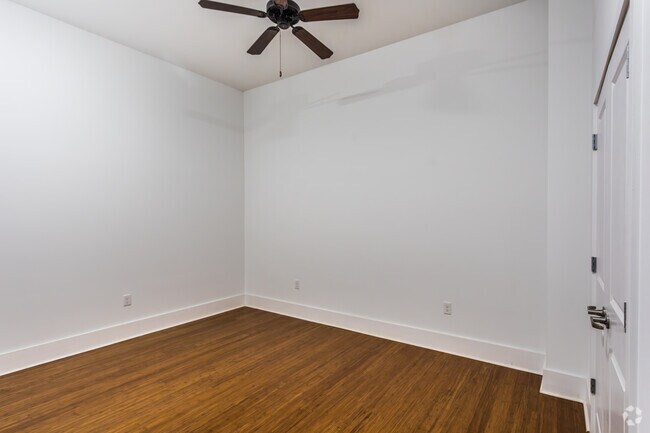 1BR, 1BA - 690SF - Bedroom