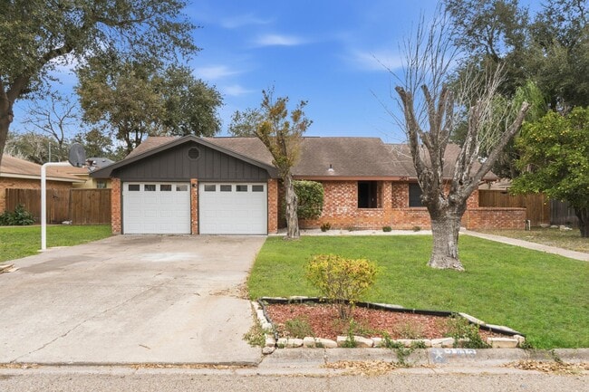 Building Photo - Modern Comfort, Warm Vibes Mission Gem