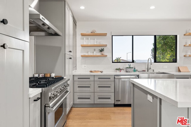 Photo - 8547 Shoup Ave