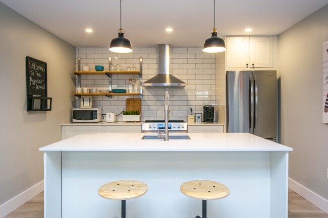 Building Photo - 142 Prince Albert Rd Unit 3