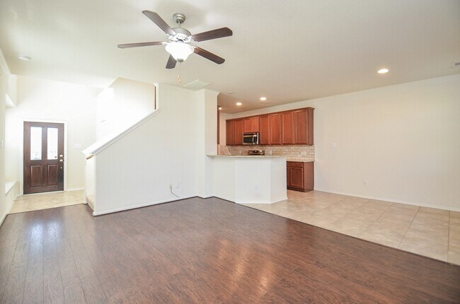 Photo - 24542 Folkstone Cir