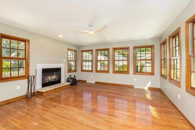 Photo - 4750 N Elkhart Ave