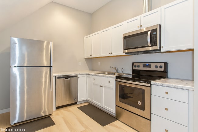 Photo - 2508 Lakeshore Dr Unit 2