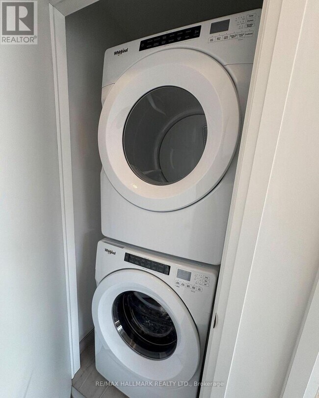 Photo - 15 Brenthall Ave