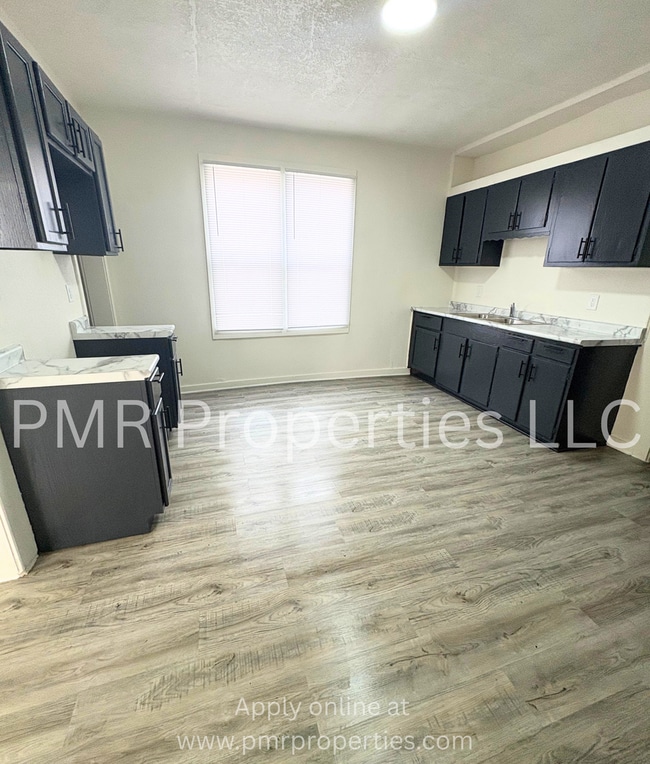 Photo - 4 Bedrooms / 2 Bathrooms House