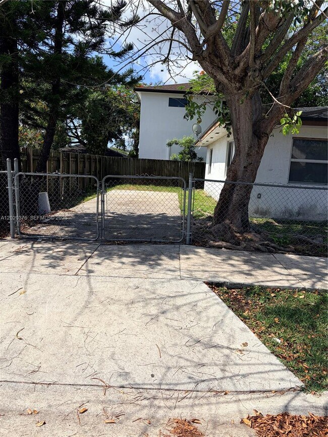 Photo - 1329 NW 6th Ave Unidad A