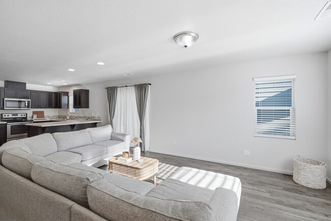 Photo - 619 NE 137th Ave