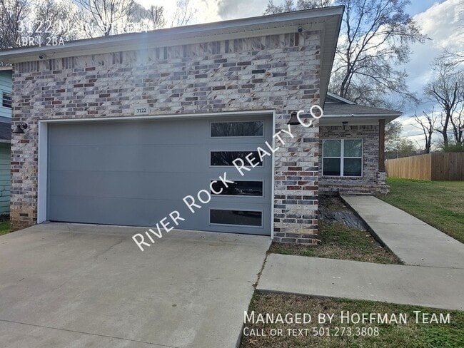 Building Photo - 3122 Main St