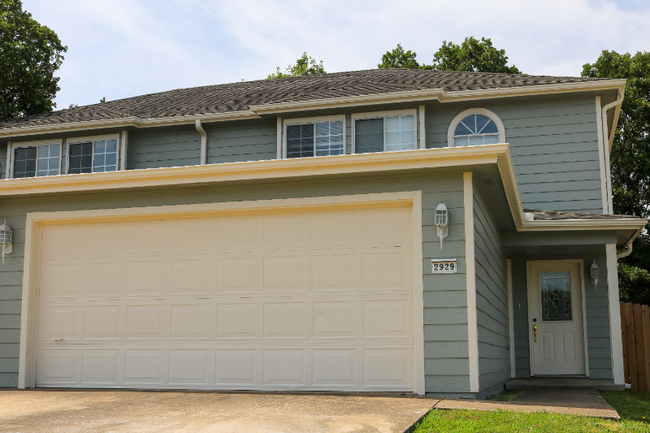 Photo - 2929 E Sterling Ct Townhome