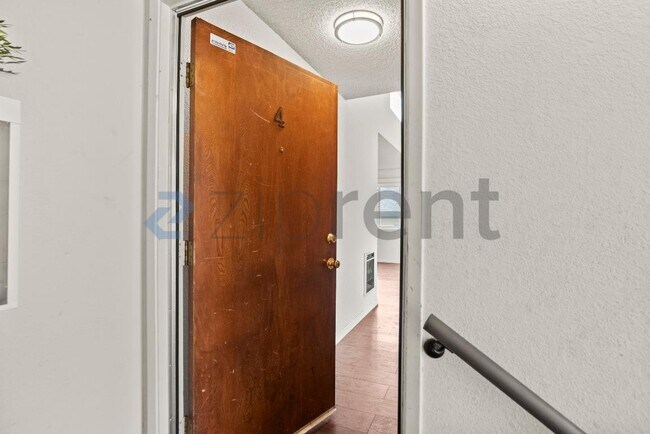 Photo - Unit 4