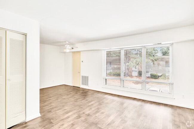 2BR, 1 BA - 920SF - Living Room