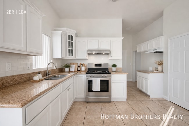 Photo - 851 W 93rd St Unidad B