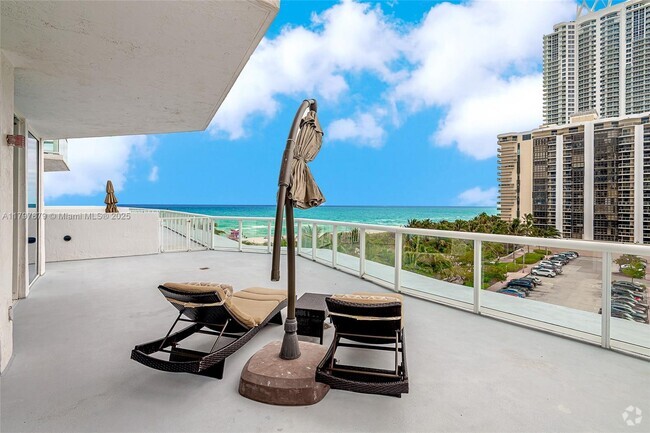 Building Photo - 6515 Collins Ave Unit 607 Rental
