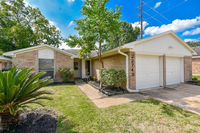 Building Photo - 22743 Red River Dr