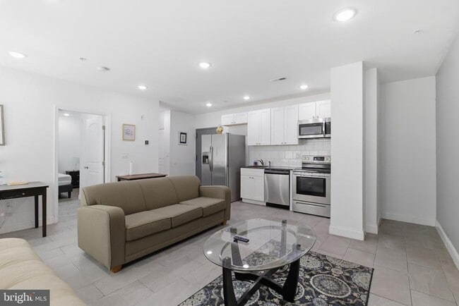 Photo - 925 N Broad St Unit 3C