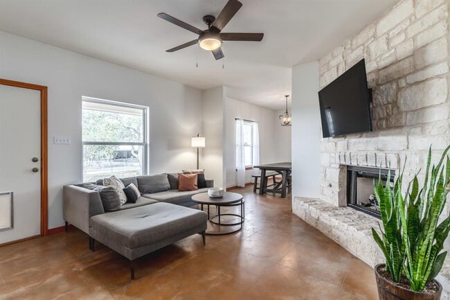 Photo - 2551 Spring Valley Dr