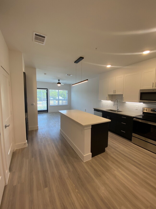 Photo - 116 W King St Rental