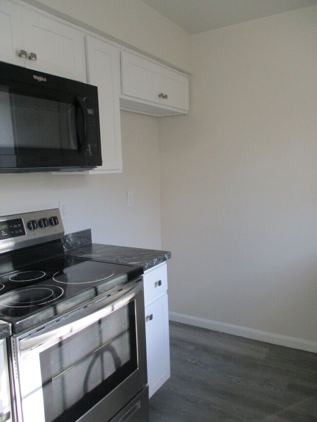 Photo - 3BR Townhome in Northampton School District