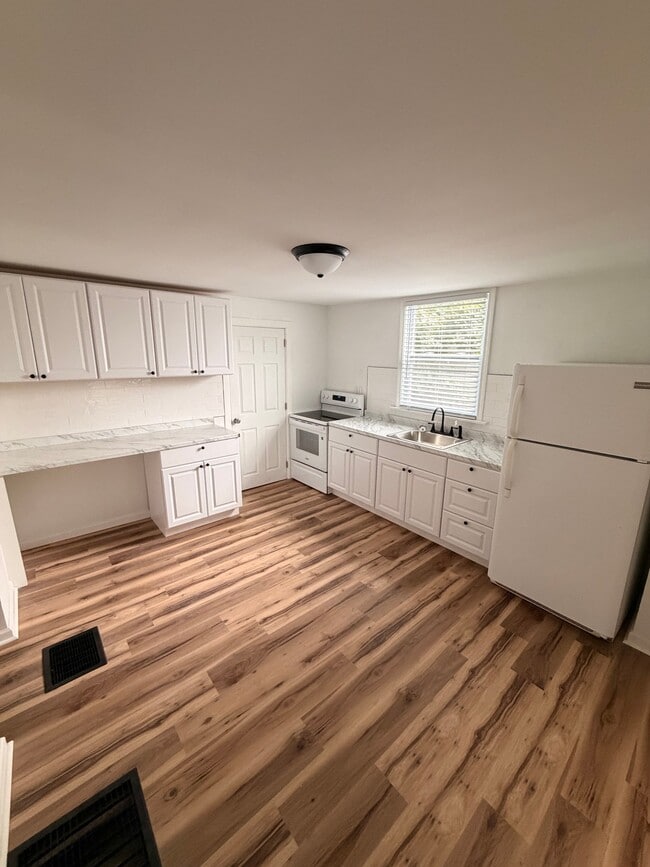 328 Murray Ave Unit B