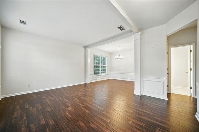 Photo - 215 Friars Head Dr NE