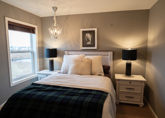 Photo - 8481 Portage Ln E