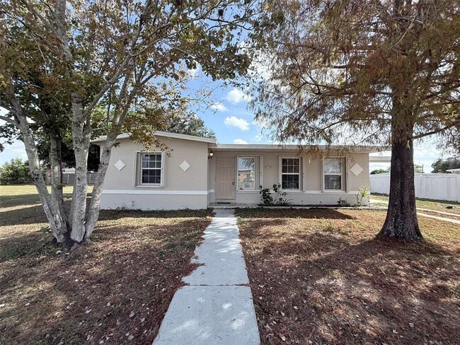 Building Photo - 21969 Beverly Ave