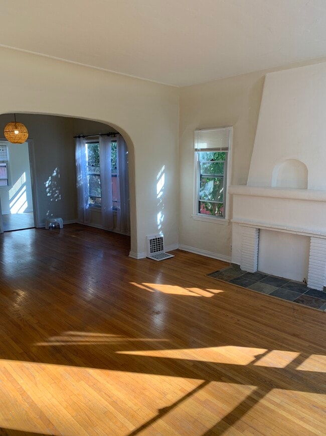 Wider View Living Room/Dining