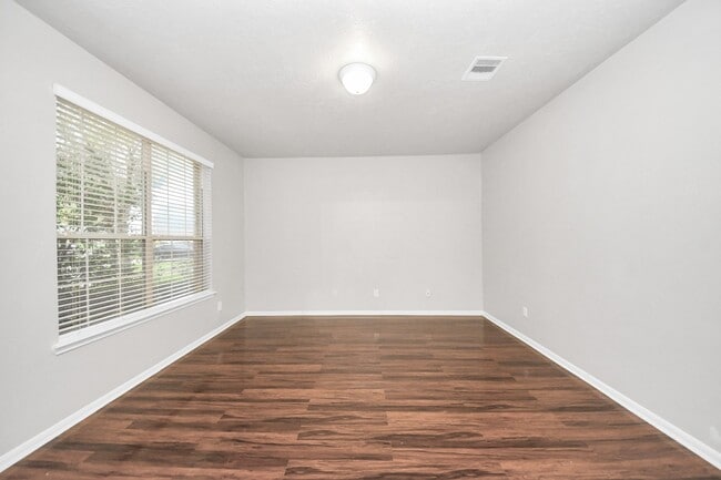 Photo - 2906 Windysage Ct