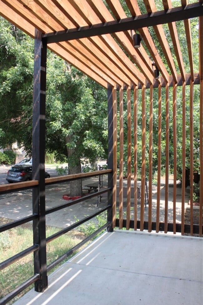 Photo - Sunnyside Bungalow with 2 br/2 ba!
