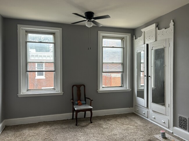 Building Photo - 3558 Joyce St Rental