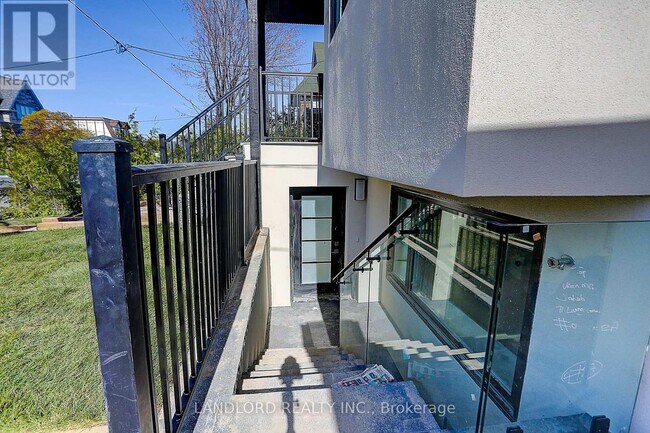 Photo - 71 Livingstone Ave